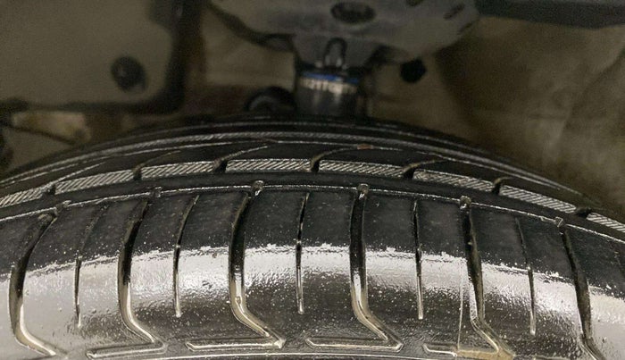 2015 Honda Brio S MT, Petrol, Manual, 47,991 km, Left Front Tyre Tread