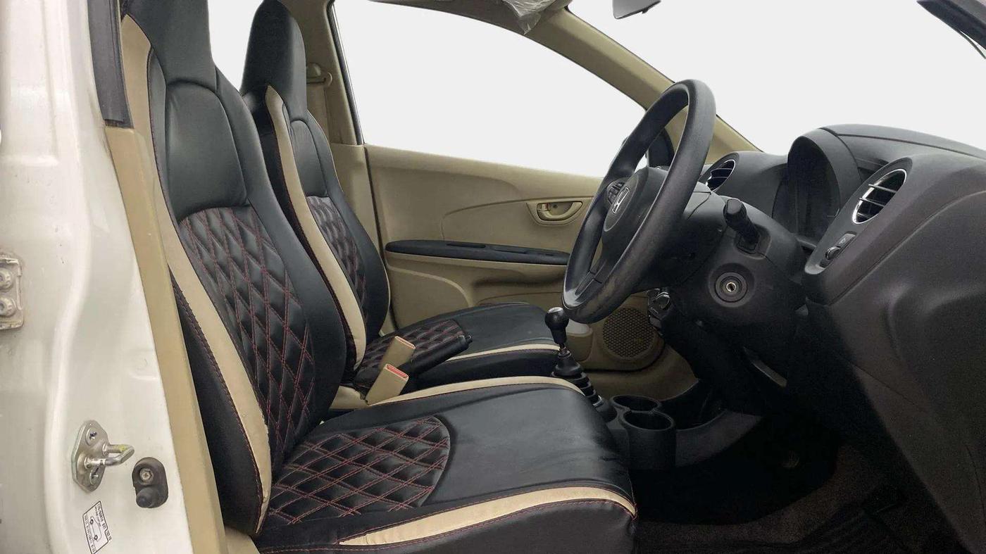 2015 Honda Brio S MT, Petrol, Manual, 47,991 km, Right Side Front Door Cabin