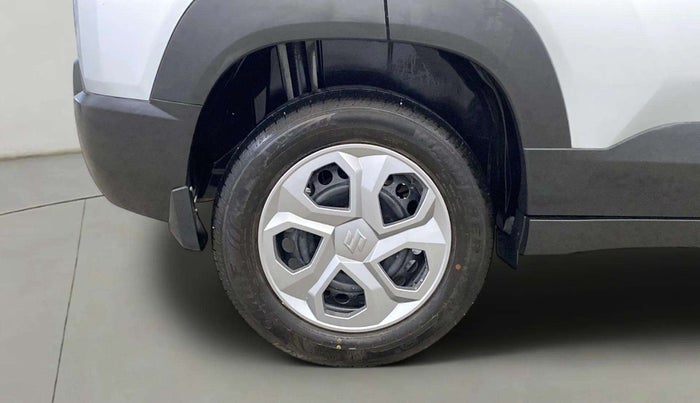 2023 Maruti BREZZA VXI, Petrol, Manual, 2,065 km, Right Rear Wheel