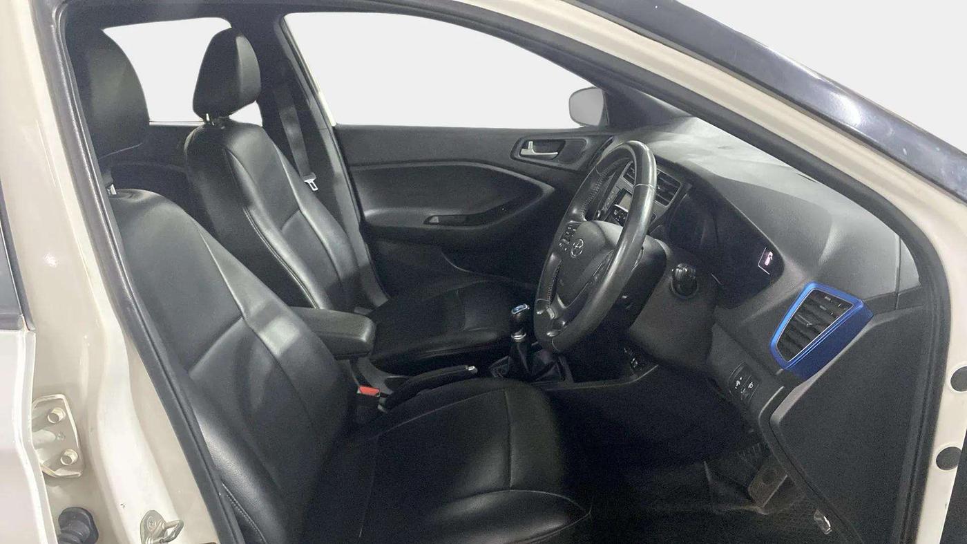 2018 Hyundai i20 Active 1.2 SX, Petrol, Manual, 51,482 km, Right Side Front Door Cabin