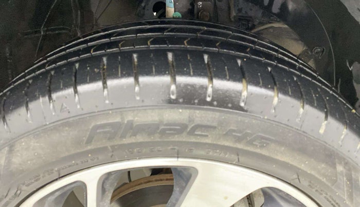 2019 Maruti Baleno ZETA PETROL 1.2, Petrol, Manual, 12,737 km, Right Front Tyre Tread