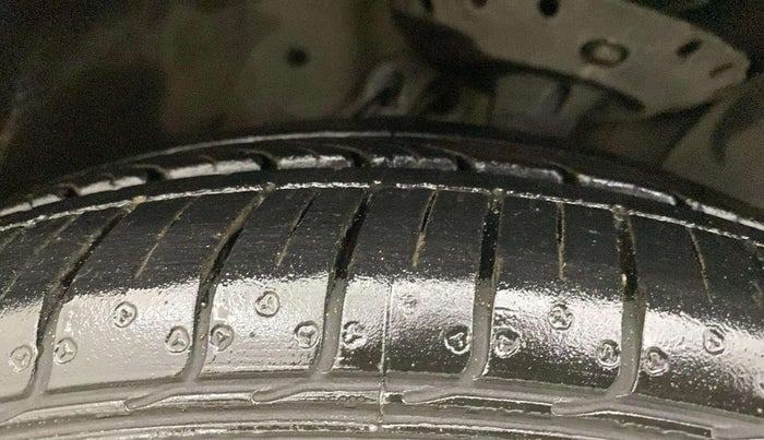 2016 Honda Jazz 1.2L I-VTEC V AT, Petrol, Automatic, 51,042 km, Right Front Tyre Tread