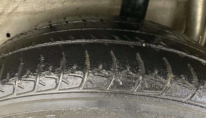 2017 Maruti Celerio VXI, Petrol, Manual, 37,600 km, Left Rear Tyre Tread