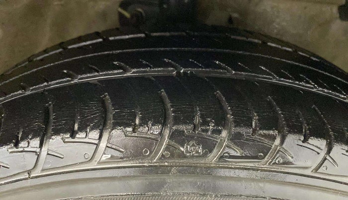 2017 Maruti Celerio VXI, Petrol, Manual, 37,600 km, Right Front Tyre Tread