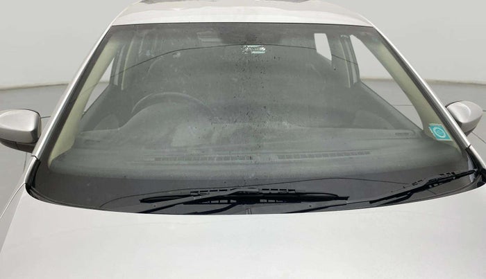 2014 Volkswagen Polo HIGHLINE1.2L, Petrol, Manual, 83,434 km, Front Windshield