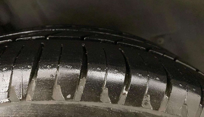 2014 Volkswagen Polo HIGHLINE1.2L, Petrol, Manual, 83,434 km, Left Rear Tyre Tread