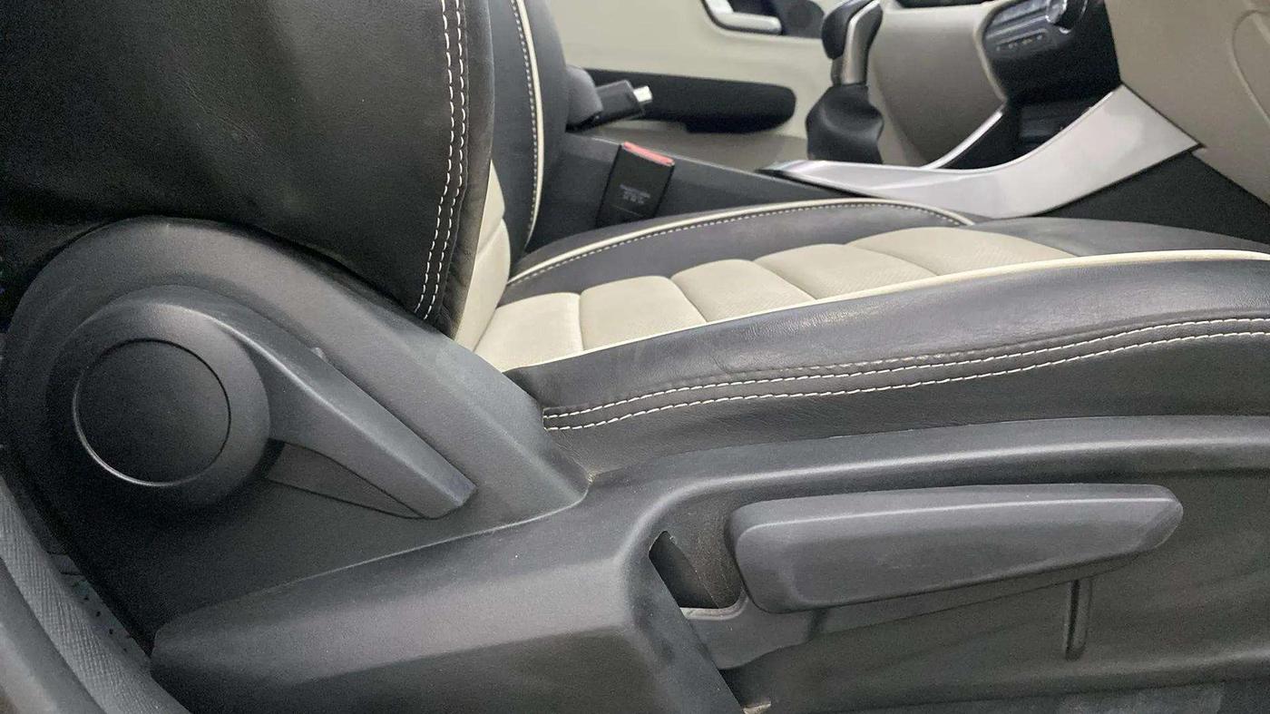 2024 Tata ALTROZ XZ PLUS SUNROOF CNG, CNG, Manual, 10,410 km, Driver Side Adjustment Panel