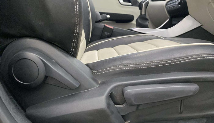 2024 Tata ALTROZ XZ PLUS SUNROOF CNG, CNG, Manual, 10,336 km, Driver Side Adjustment Panel