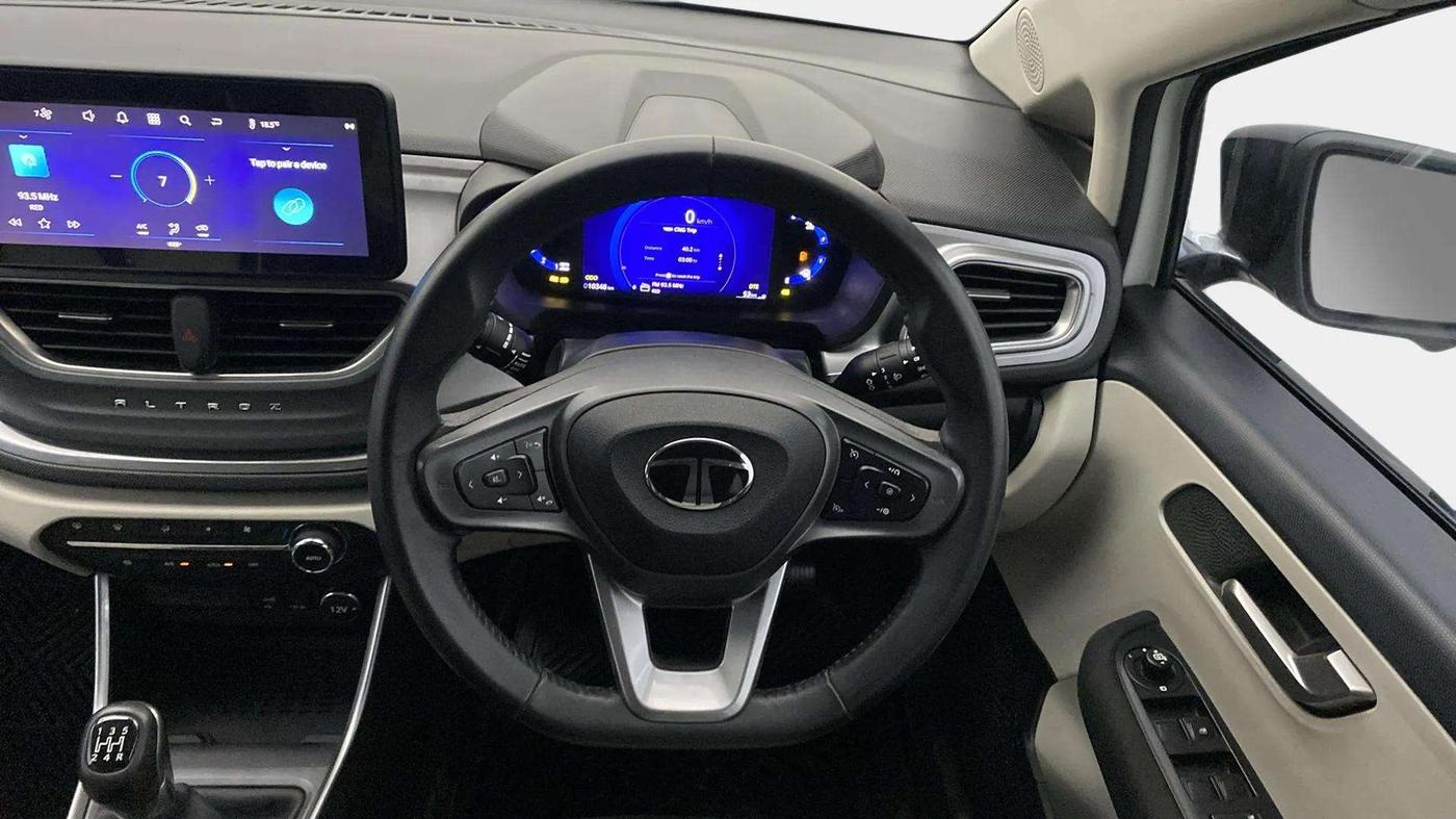 2024 Tata ALTROZ XZ PLUS SUNROOF CNG, CNG, Manual, 10,410 km, Steering Wheel Close Up