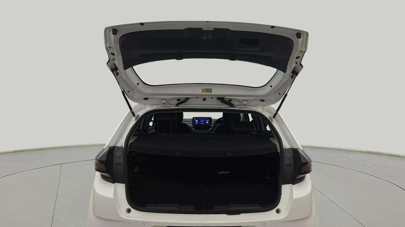 2024 Tata ALTROZ XZ PLUS SUNROOF CNG, CNG, Manual, 10,410 km, Boot Door Open