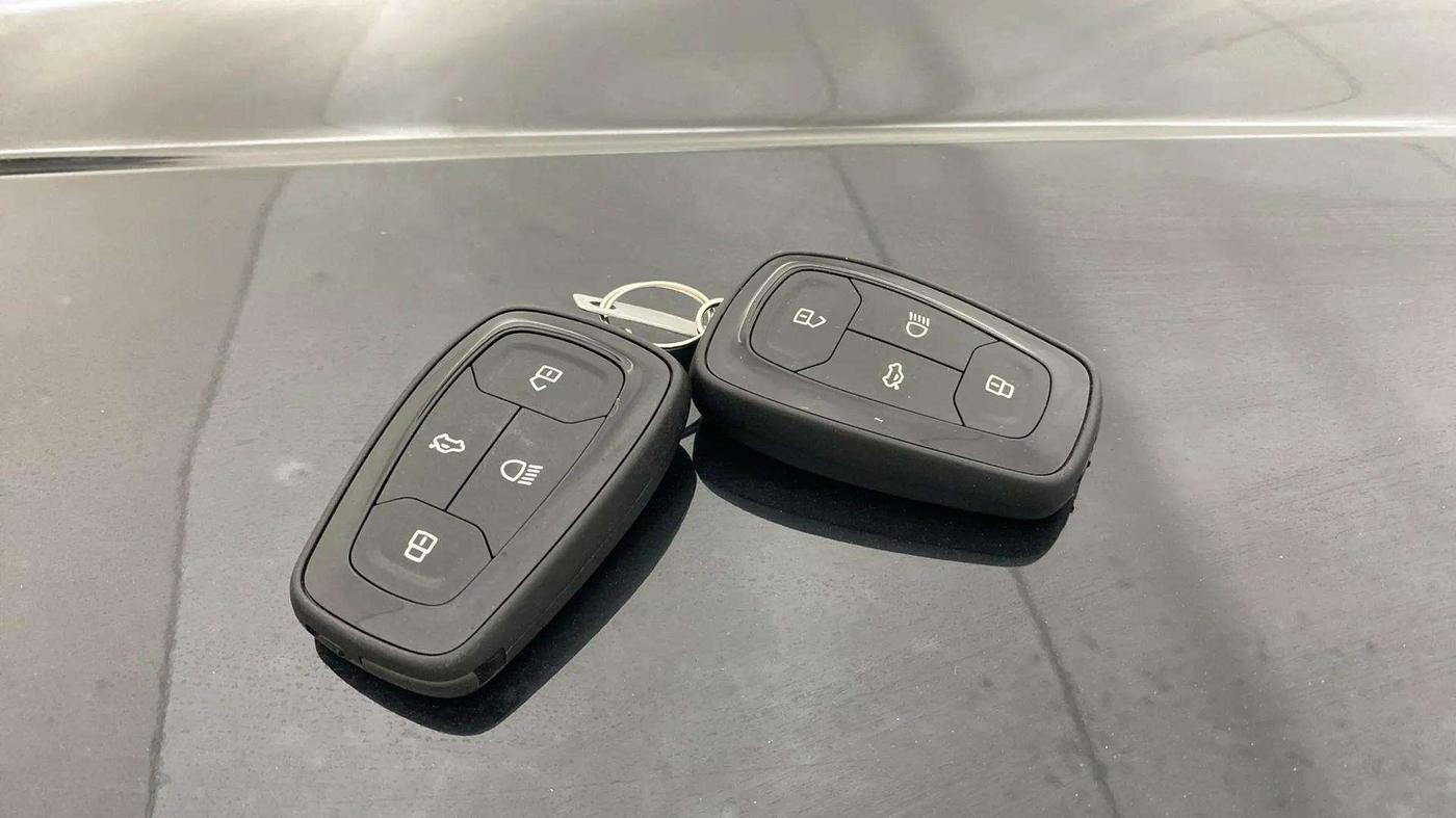 2024 Tata ALTROZ XZ PLUS SUNROOF CNG, CNG, Manual, 10,410 km, Key Close Up
