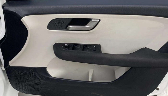 2024 Tata ALTROZ XZ PLUS SUNROOF CNG, CNG, Manual, 10,336 km, Driver Side Door Panels Control