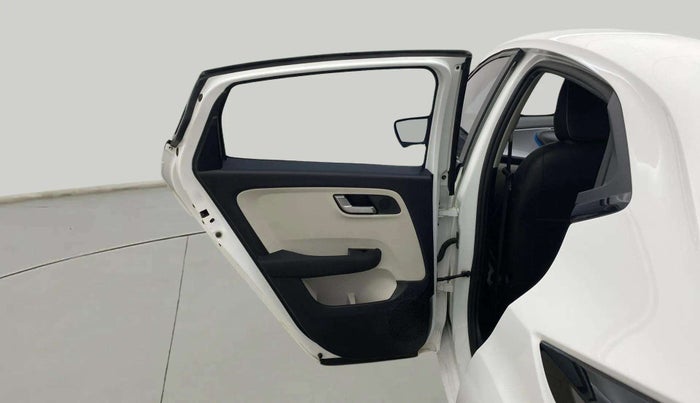 2024 Tata ALTROZ XZ PLUS SUNROOF CNG, CNG, Manual, 10,336 km, LHS Rear Door