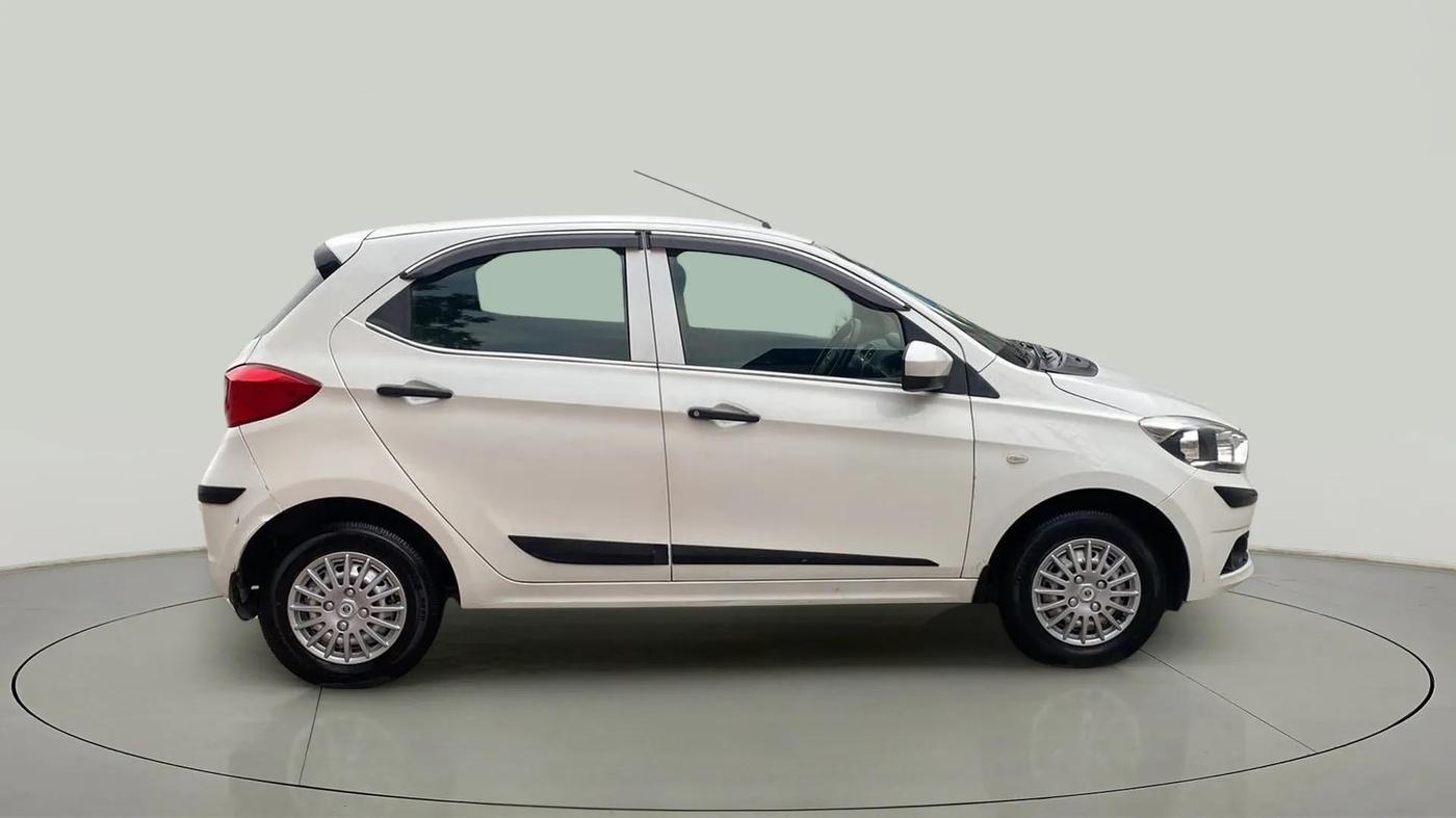 2019 Tata Tiago XE PETROL, Petrol, Manual, 51,316 km, Right Side View