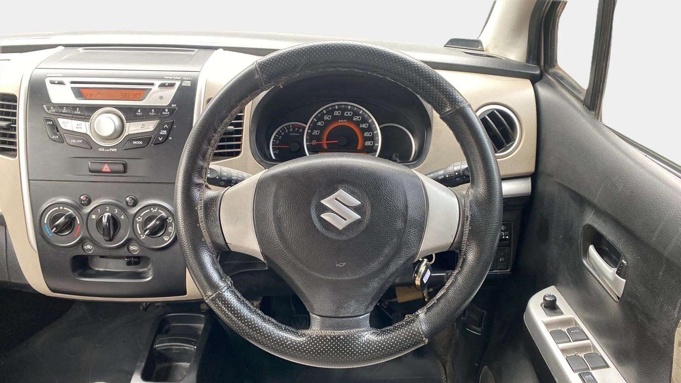2016 Maruti Wagon R 1.0 VXI, Petrol, Manual, 80,235 km, Steering Wheel Close Up