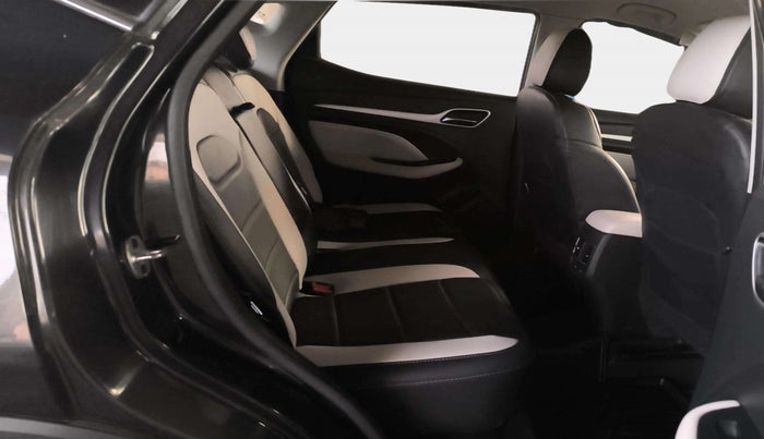 2022 MG ASTOR SUPER EX 1.5 MT, Petrol, Manual, 26,484 km, Right Side Rear Door Cabin