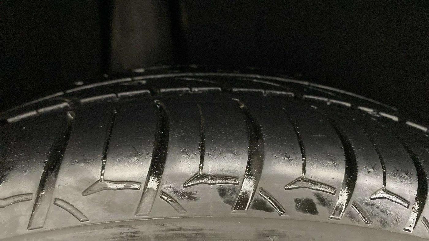 2020 Toyota Glanza G, Petrol, Manual, 69,594 km, Right Rear Tyre Tread