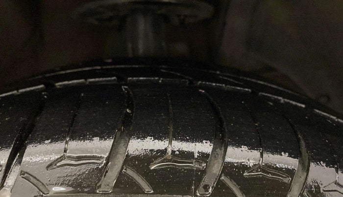 2020 Toyota Glanza G, Petrol, Manual, 69,594 km, Right Front Tyre Tread