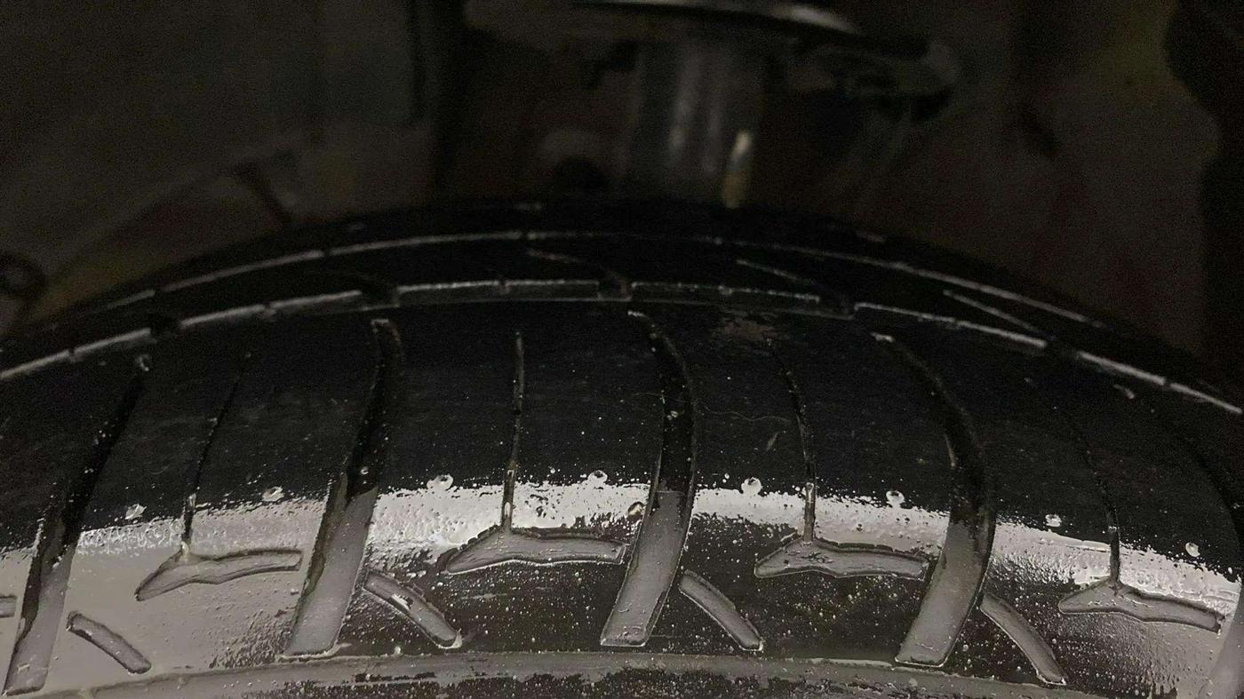 2020 Toyota Glanza G, Petrol, Manual, 69,594 km, Left Front Tyre Tread