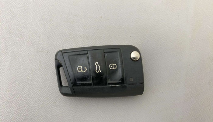 2021 Skoda KUSHAQ STYLE 1.0L TSI MT, Petrol, Manual, 29,279 km, Key Close Up