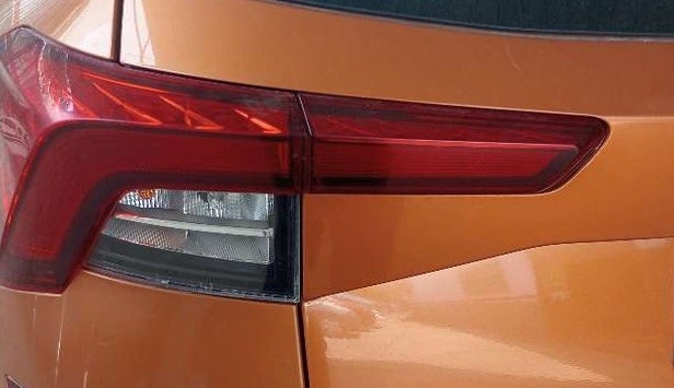 2021 Skoda KUSHAQ STYLE 1.0L TSI MT, Petrol, Manual, 29,279 km, Left tail light - Minor damage