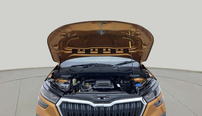 2021 Skoda KUSHAQ STYLE 1.0L TSI MT, Petrol, Manual, 29,279 km, Open Bonet