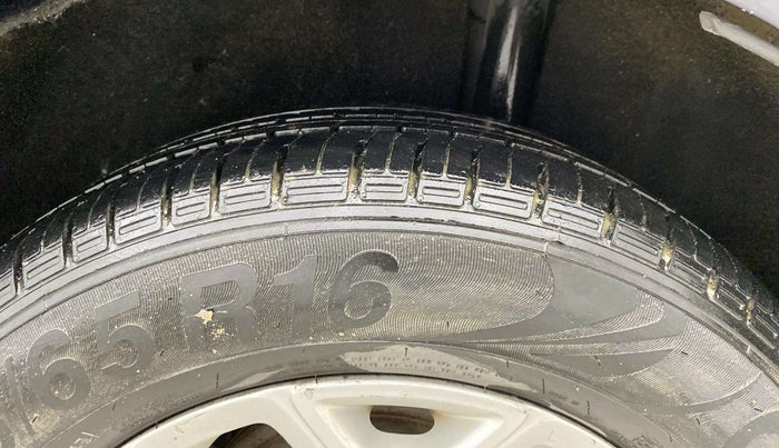 2014 Ford Ecosport TITANIUM 1.5L DIESEL, Diesel, Manual, 1,00,643 km, Left Rear Tyre Tread