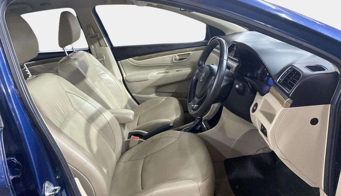 2018 Maruti Ciaz ALPHA  AT 1.5 SHVS PETROL, Petrol, Automatic, 49,396 km, Right Side Front Door Cabin