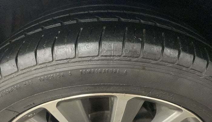 2018 Maruti Ciaz ALPHA  AT 1.5 SHVS PETROL, Petrol, Automatic, 49,396 km, Left Front Tyre Tread
