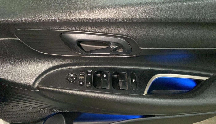 2022 Hyundai NEW I20 ASTA (O) 1.2 MT, Petrol, Manual, 28,882 km, Driver Side Door Panels Control