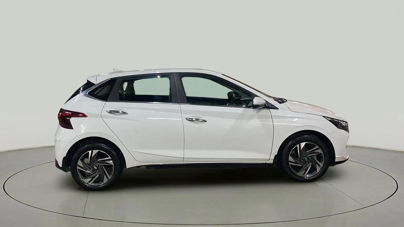 2022 Hyundai NEW I20 ASTA (O) 1.2 MT, Petrol, Manual, 28,891 km, Right Side View