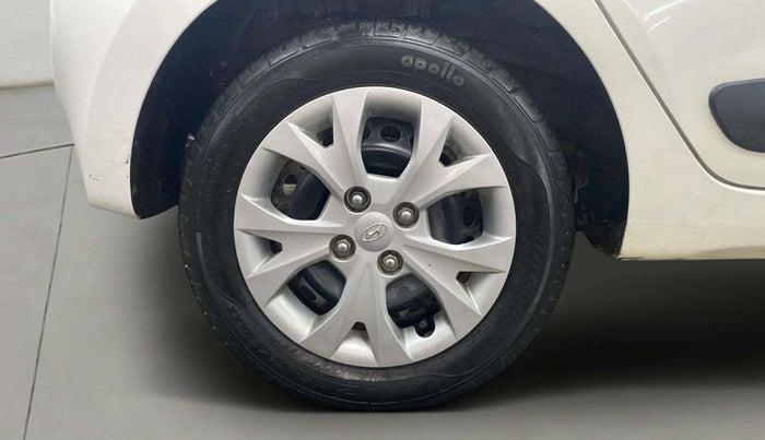2015 Hyundai Grand i10 SPORTZ 1.2 KAPPA VTVT, Petrol, Manual, 11,185 km, Right Rear Wheel