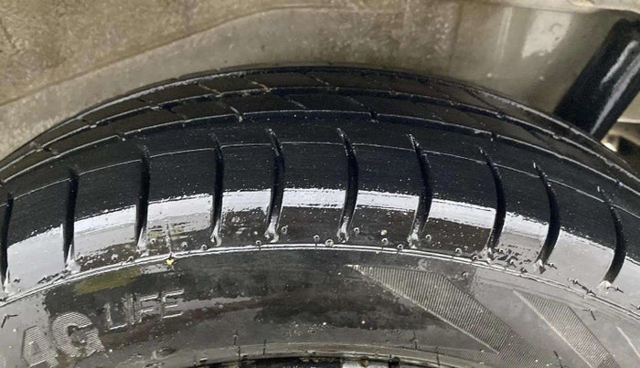 2017 Maruti Wagon R 1.0 VXI, CNG, Manual, 57,912 km, Left Rear Tyre Tread