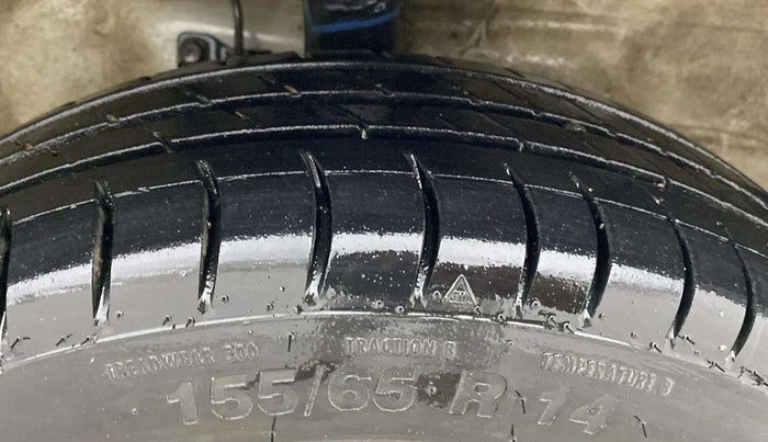 2017 Maruti Wagon R 1.0 VXI, CNG, Manual, 57,912 km, Right Front Tyre Tread