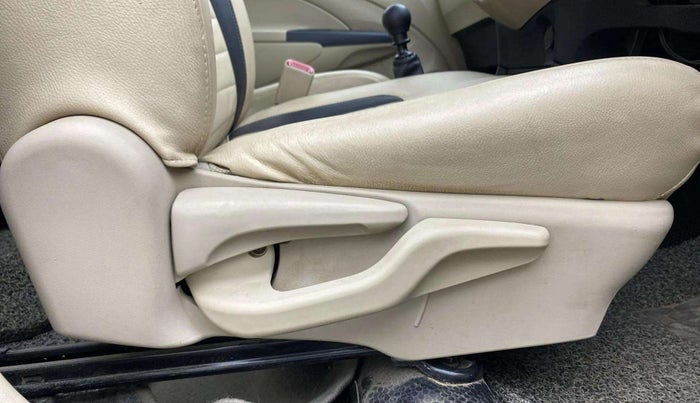 2017 Toyota Etios GD, Diesel, Manual, 50,903 km, Driver Side Adjustment Panel