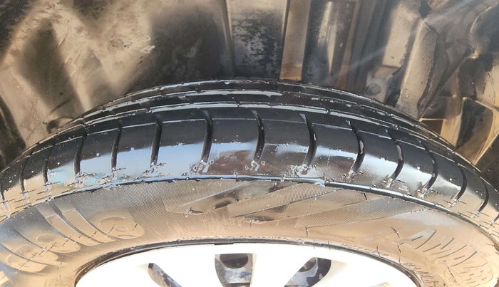 2017 Maruti Swift VXI, Petrol, Manual, 53,517 km, Left Rear Tyre Tread