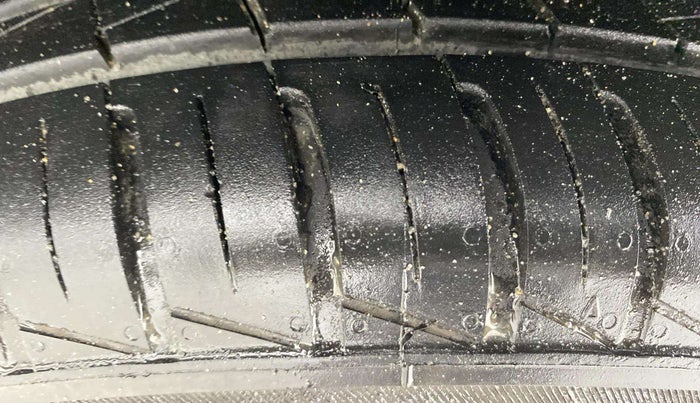 2024 Renault Kwid RXL 1.0 (O), Petrol, Manual, 2,065 km, Left Rear Tyre Tread