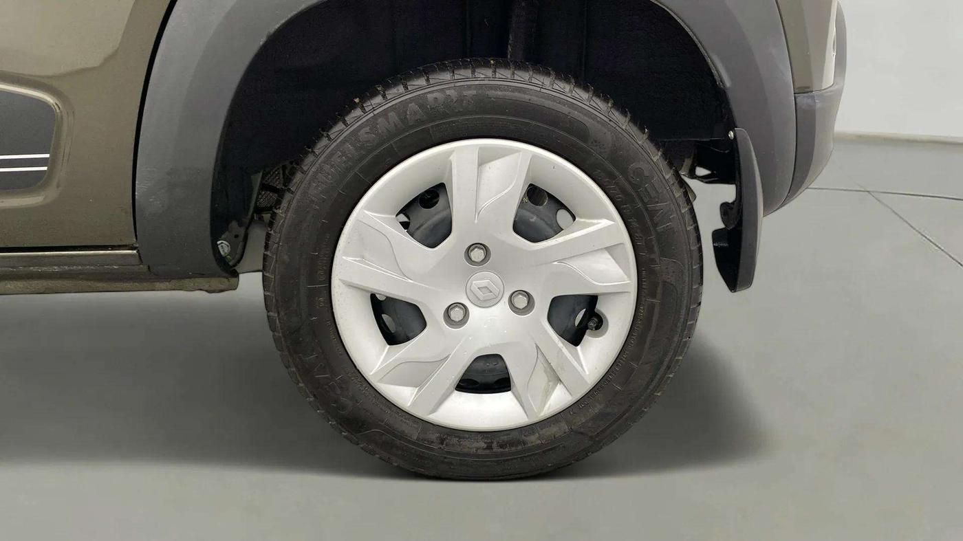 2024 Renault Kwid RXL 1.0 (O), Petrol, Manual, 2,065 km, Left Rear Wheel