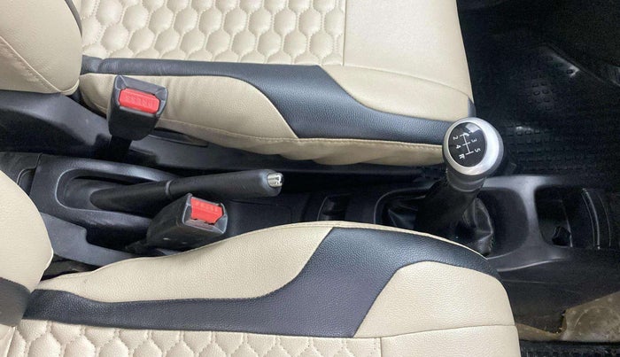 2017 Maruti Wagon R 1.0 VXI, Petrol, Manual, 56,161 km, Gear Lever