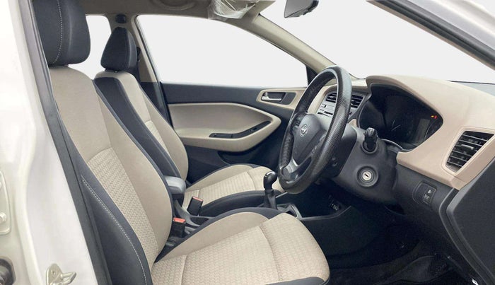 2017 Hyundai Elite i20 SPORTZ 1.2, Petrol, Manual, 37,817 km, Right Side Front Door Cabin