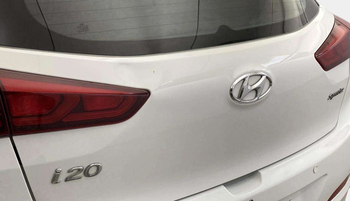 2017 Hyundai Elite i20 SPORTZ 1.2, Petrol, Manual, 37,817 km, Dicky (Boot door) - Minor scratches