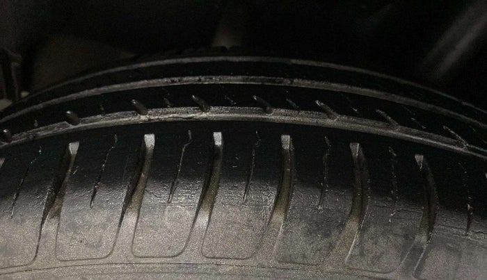 2021 Maruti Swift VXI, Petrol, Manual, 28,856 km, Left Rear Tyre Tread