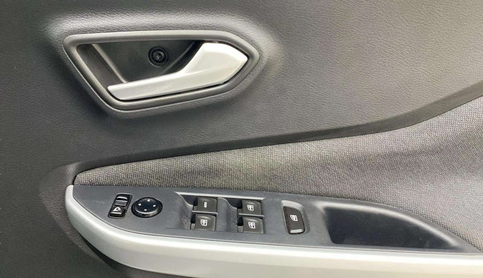 2021 Nissan MAGNITE XV PREMIUM, Petrol, Manual, 14,455 km, Driver Side Door Panels Control