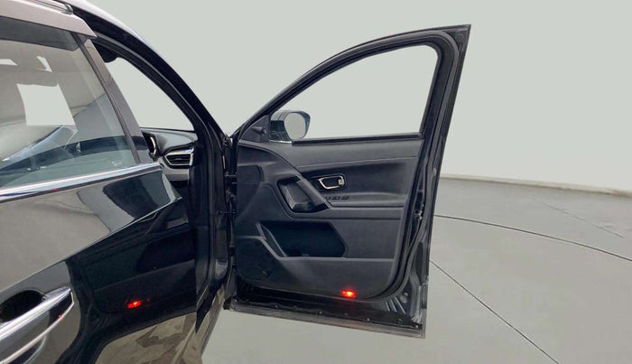 2021 Tata Harrier XZ PLUS 2.0L DARK EDITION, Diesel, Manual, 65,911 km, RHS Front Door