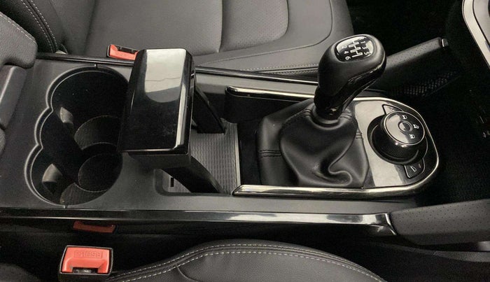 2021 Tata Harrier XZ PLUS 2.0L DARK EDITION, Diesel, Manual, 65,911 km, Gear Lever