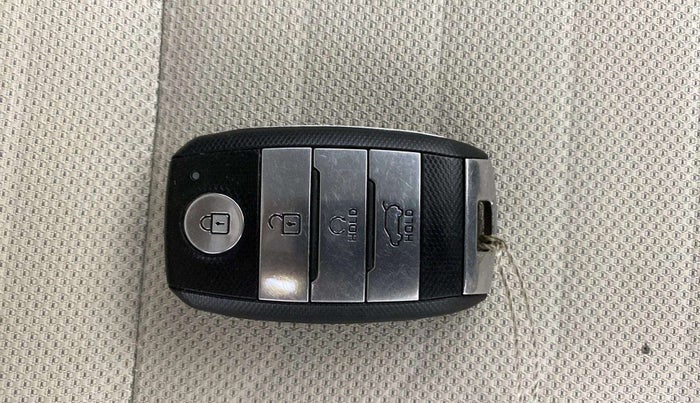 2023 KIA SONET HTX 1.5 DIESEL IMT, Diesel, Manual, 14,736 km, Key Close Up