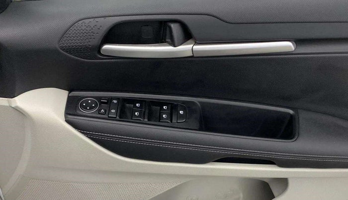 2023 KIA SONET HTX 1.5 DIESEL IMT, Diesel, Manual, 14,736 km, Driver Side Door Panels Control