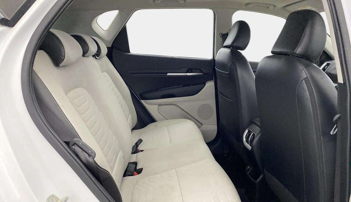 2023 KIA SONET HTX 1.5 DIESEL IMT, Diesel, Manual, 14,736 km, Right Side Rear Door Cabin