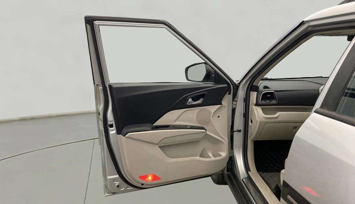 2021 Mahindra XUV300 W8 (O) 1.2 PETROL, Petrol, Manual, 43,484 km, LHS Front Door