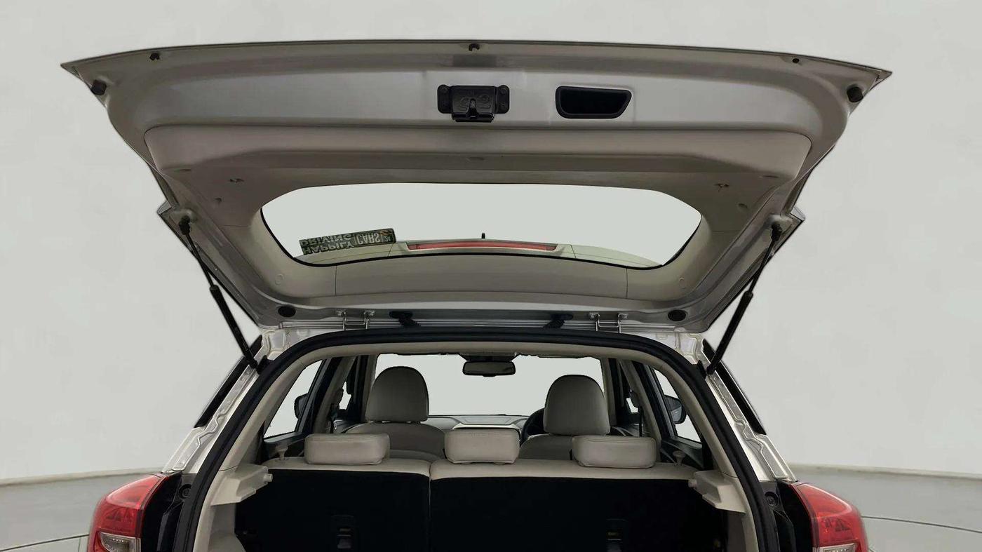 2021 Mahindra XUV300 W8 (O) 1.2 PETROL, Petrol, Manual, 43,484 km, Boot Door Open